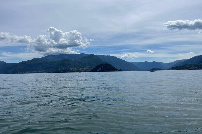 1 Hour Private Boat Tour from Varenna on Lake Como - Villa Carlotta: azalea flowering and a real wedding-gift story