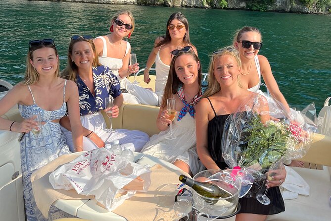 2-Hour Private Tour Sailing on Lake Como with Aperitif - Entering the day from Como’s lakeside: the dock setup