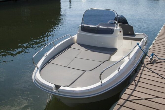 2 Hours Rent Boat SuBacco Lake Como - Moltrasio and Laglio: Villa Versace and the Clooney home from the water
