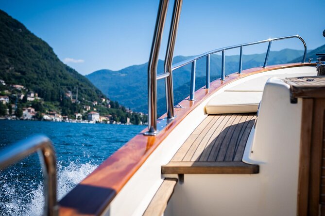 2H Private Cruise on a beautiful wooden speedboat on Lake Como - Why this private wooden speedboat timing works so well on Lake Como