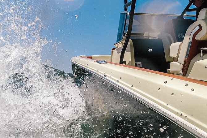 2H Private Cruise on Lake Como Tender yacht Invictus 9 pax - Moltrasio and Laglio: The Clooney Coast from Up Close