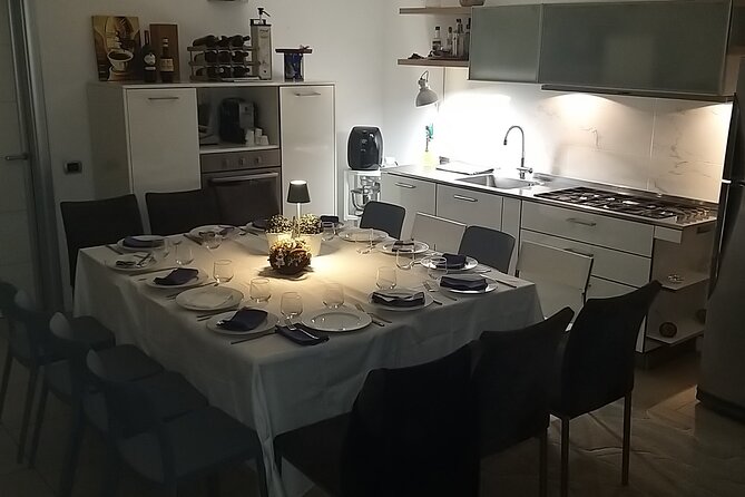3 Hours Pizza and Tiramisù Workshop in Como - Where you start in Como (and why the timing matters)