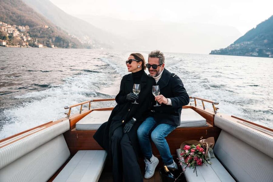 3 or 4 hours Classic Wooden Boat Tour with Prosecco - FAQ