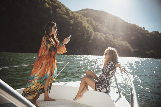 4 Hours Private Boat Cruise on Lake Como - Tremezzina to Bellagio: From Villa Carlotta energy to the tip split