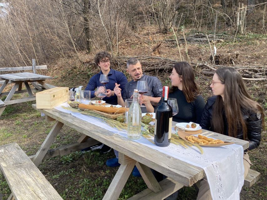 Bellagio: Exclusive picnic at the agrofarm with scenic view - The host and guide experience: Chris and Maria set the tone