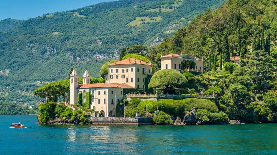 Bellagio: Lake Como Shared Boat Tour - Photo Stops, Gardens, and Movie-Famous Moments