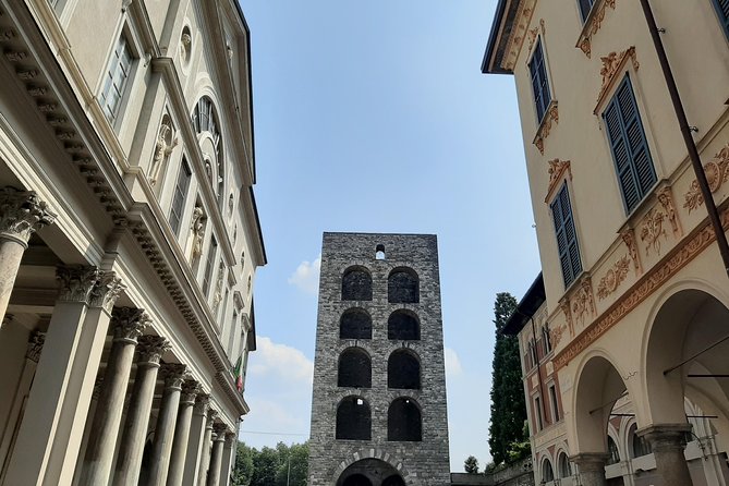 Como city and its History Exclusive Walking Tour (1 h from Milan) - The guide makes it (and names do matter here)