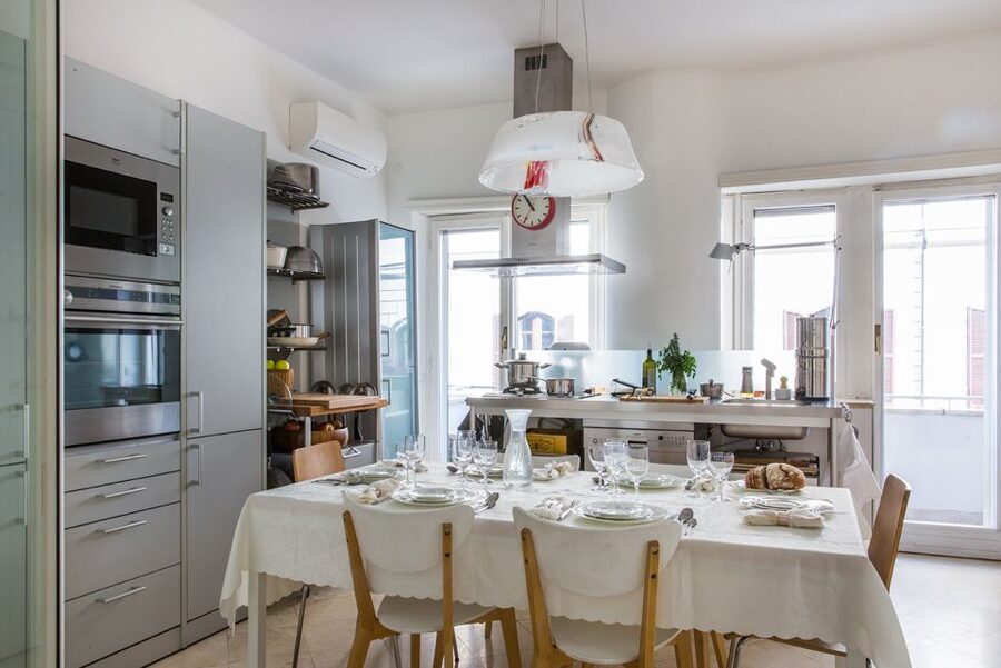 Como: Dining Experience at a Local Home - Language, Translation, and the Comfort of Feeling Included