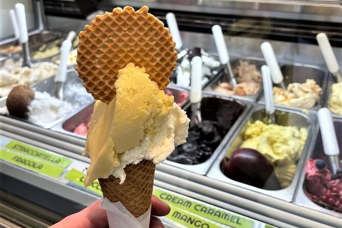 Como Food Tour and the Farmers Market - Piazza del Duomo and the Broletto area: classic Como in 10 minutes