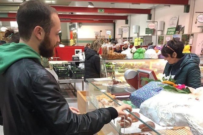 Como Food Tour and the Farmers Market - Ending at the lakeshore: Piazza Cavour and your next steps