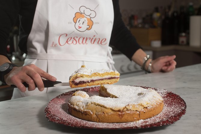 Como: Home Dining & Live Show Cooking with a Local by Cesarine - Souvenirs that actually make sense: apron and shopping bag