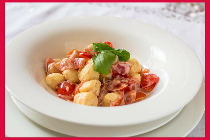 Como: Home Dining & Live Show Cooking with a Local by Cesarine - Who should book this Como home dining cooking show?