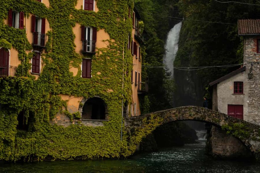 Como: Lake Como Private Guided Boat Tour - Price and value: $317.20 per group up to 5