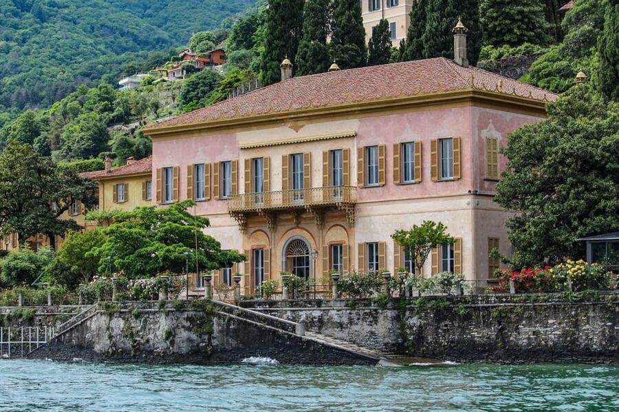 Como: Lake Como Shared Boat Tour - The George Clooney stop: Villa Oleandra, up close