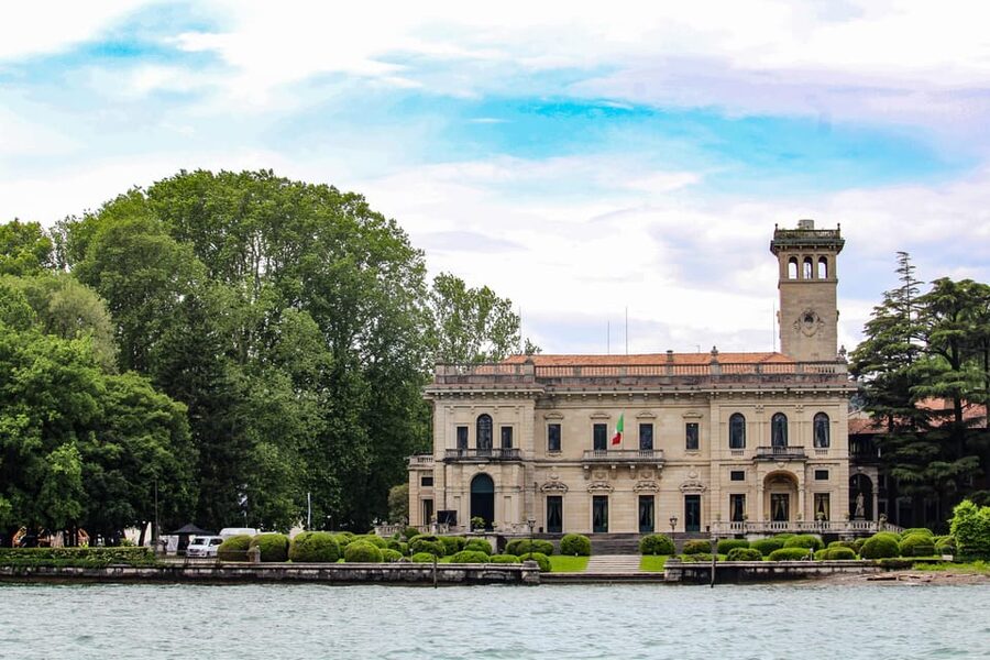 Como: Lake Como Shared Boat Tour - 1.5 hours on the lake: why this duration works