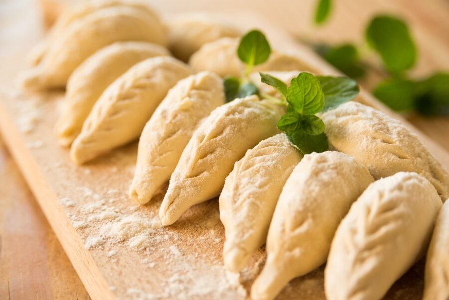Como: Pasta and Tiramisu Class at a Local's Home - The typical flow: aperitivo, fresh pasta, tasting around the table