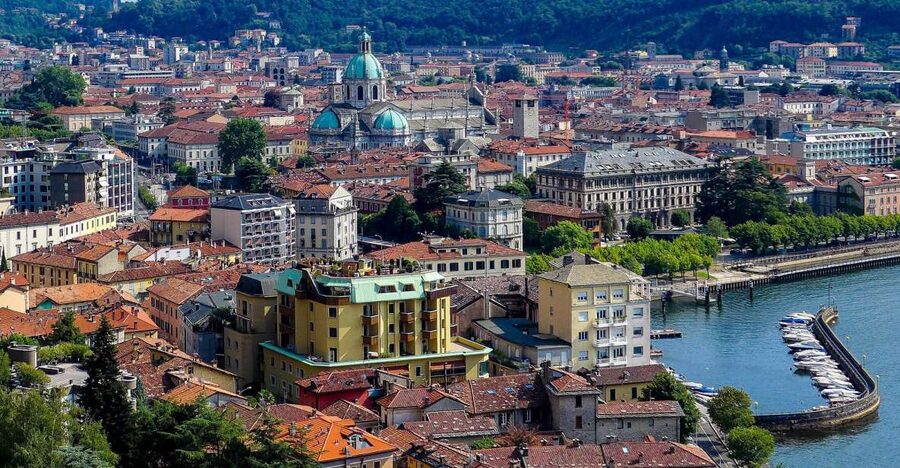 Como: Private Walking Tour - Starting at Piazza Cavour: the lakefront briefing you’ll appreciate