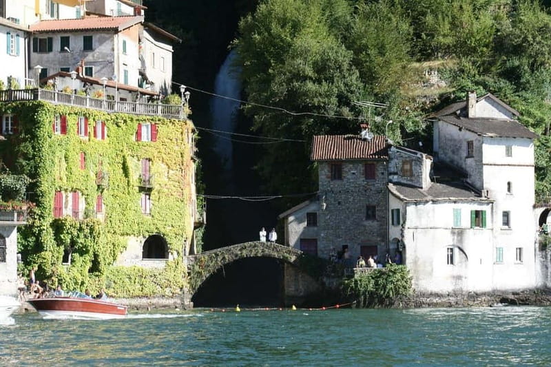 Como: Wooden Boat Private Tour with Winter Cover and Skipper - Drinks and the fuel reality: how to avoid surprises