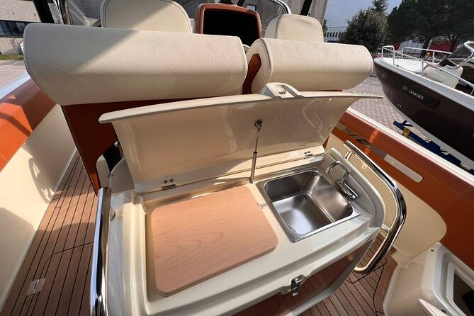 Dreamer tour(1 H) luxury boat aperitif onboard - Your One-Hour Villa Circuit Around Lake Como