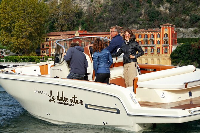 Dreamer tour(1 H) luxury boat aperitif onboard - The Return View: Como City and the Brunate Lighthouse from the Water