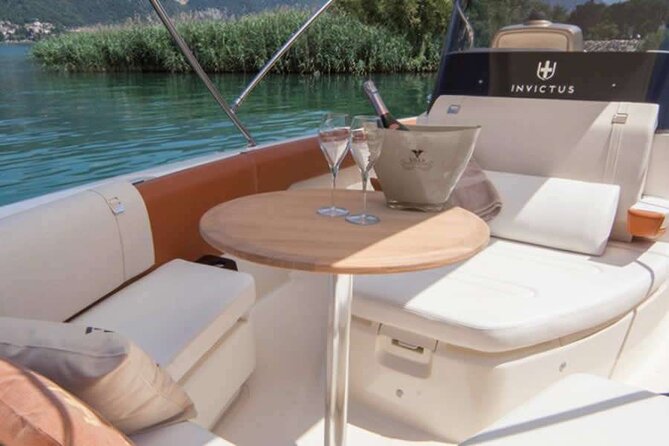 Dreamer tour(1 H) luxury boat aperitif onboard - The Pace Question: Leisurely or Go-Fast?