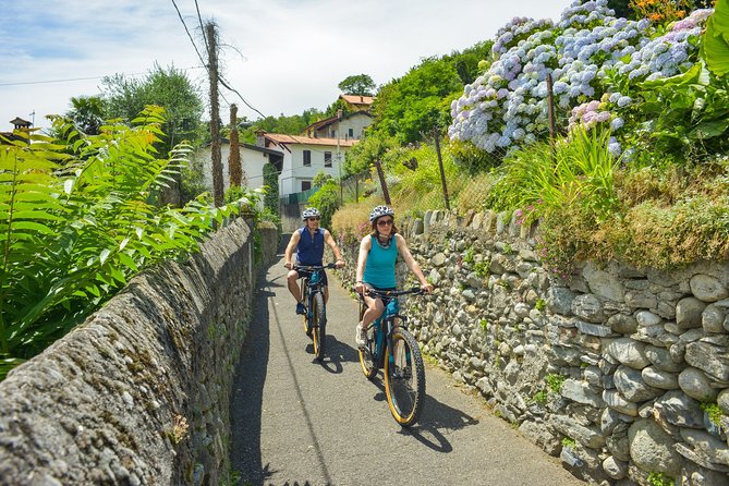 E-Bike Tour around Three Lakes and Idyllic Mountain Life - Starting in Cardano: cobbled alleys and the Bagatti Valsecchi connection
