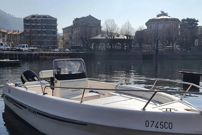 From 1H to 4H License Free Boat Rental 40cv Lake Como - The 2-hour plan: villas and towns along the Como side