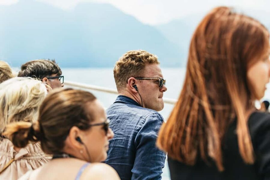 From Milan: Lake Como Cruise with Visits to Como & Bellagio - Meeting in Milan: Piazza IV Novembre and the Bus Ride Out