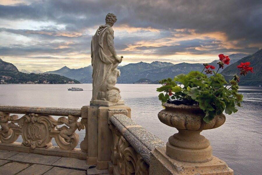 Half-Day Lake Como Discovery Tour from Milan - The Milan–Como train ride: simple transport, real scenery value