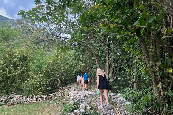 La 'Dolce Vita' Hike to Mountain House with Lake View Aperitivo - Quick booking checklist: make this run smoothly