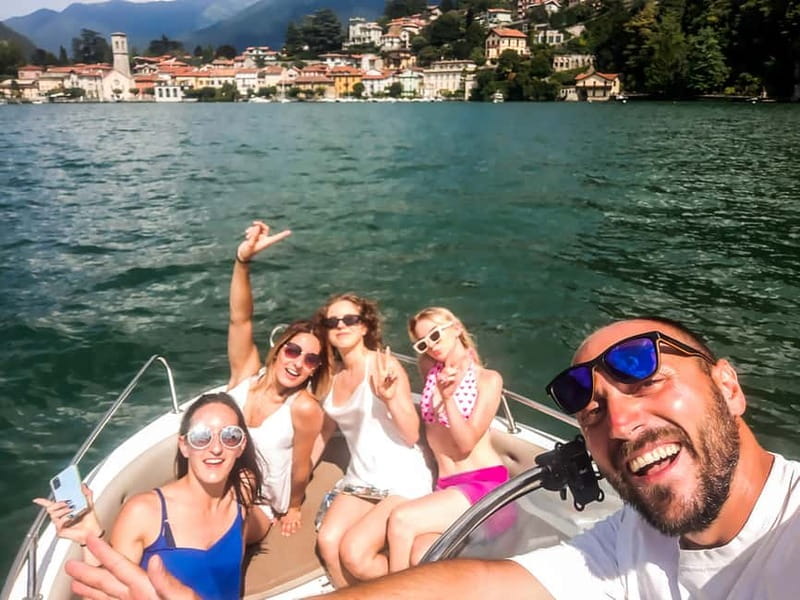 Lake Como: 2h Shared Boat Tour with Wine Tasting - Como to Cernobbio: Getting the Villa Line Up Early