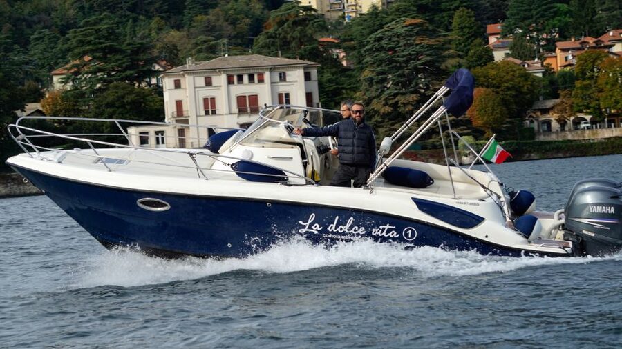 Lake Como: Dreamer Private Tour 1 hour Eolo boat - Cernobbio and Villa Erba Area: Hotels, Gardens, and Strong Photo Angles