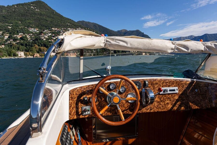 Lake Como: Exclusive Boat Tour - A classic shared motorboat cruise with Lake Como villa views