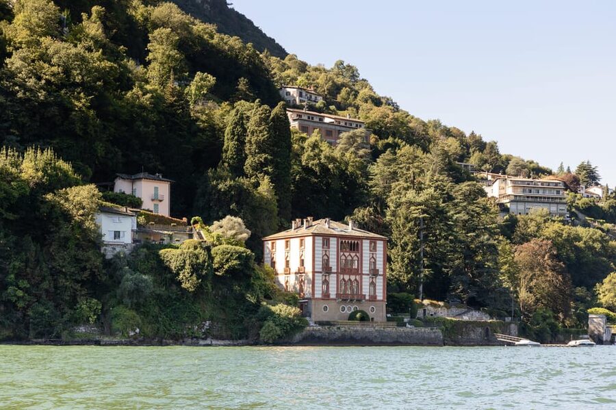 Lake Como: Exclusive Boat Tour - The sightseeing cruise: how the hour feels on the water