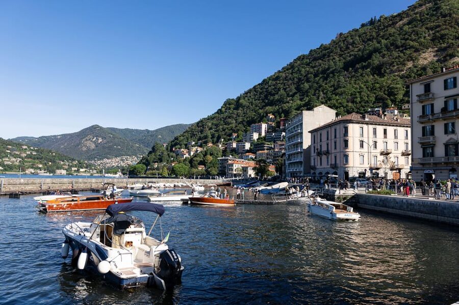 Lake Como: Exclusive Boat Tour - Villa Fontanelle (Versace) and Villa Pliniana: the fun lore stop