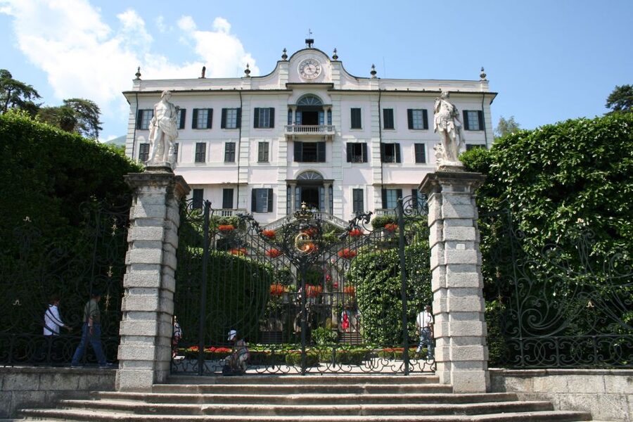 Lake Como: Highlights Tour with a Local by Private Car - Guide style: local insights first, museum-level history not guaranteed