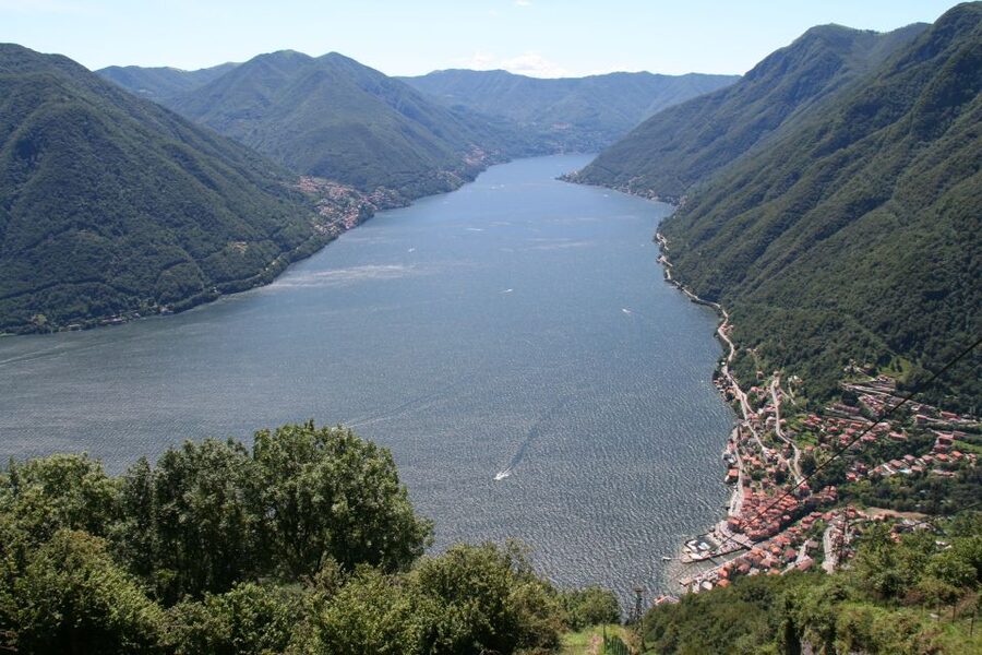 Lake Como: Highlights Tour with a Local by Private Car - Bellagio: the famous stop, the busy part, the payoff
