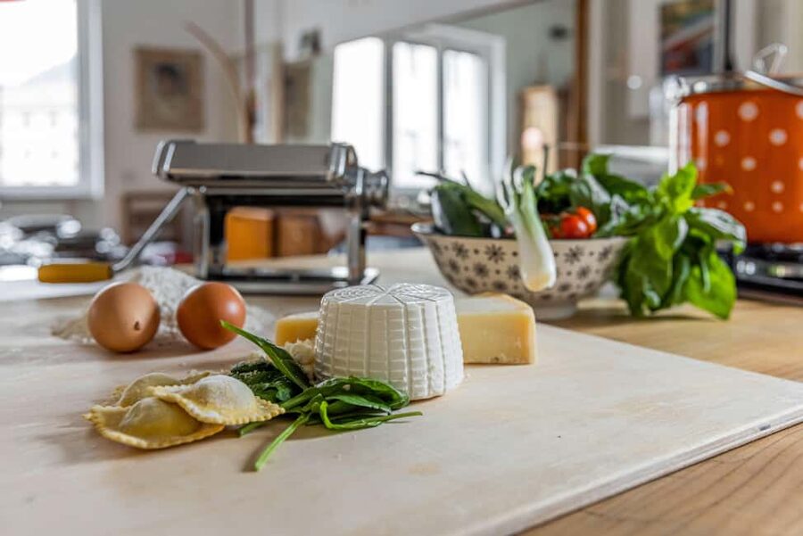 Lake Como: Ravioli Cooking Class with Wine - Key things you’ll notice right away