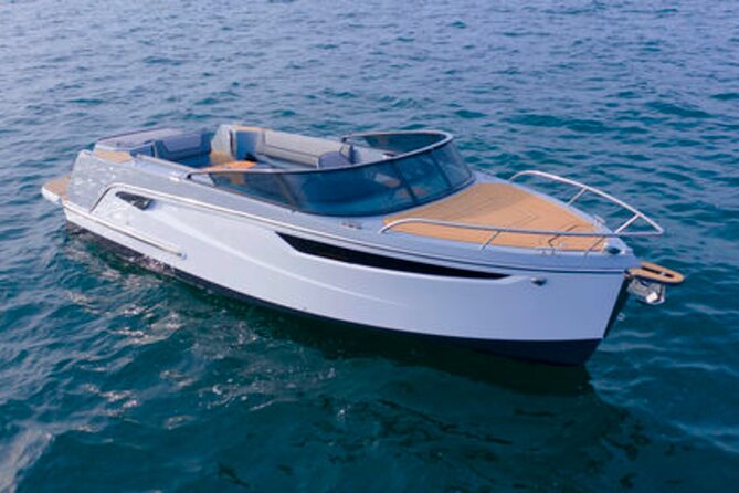 Luxury Sunset Lake Como 1h or experience with enchanting view - Price and Value: €300 for the Hour Plus Fuel, for Up to 6