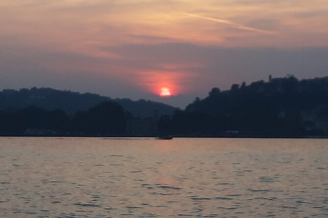 Luxury Sunset Lake Como 1h or experience with enchanting view - Where You Meet in Como (Lungo Lario Trieste 28) and How Boarding Feels