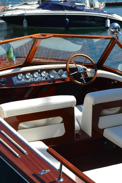 Menaggio: Villas of Central Lake Como Private Boat Tour - Your Private Wooden Boat: Comfortable, Classic, and Restored