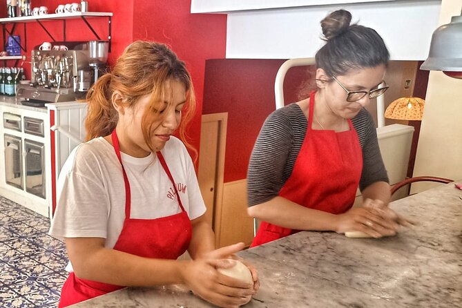 Pizza Training Experience. Como Area - From Dough to Finished Pizza: The Hands-On Flow