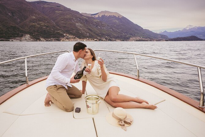 Private Boat Tour on Italian Gozzo on Lake Como - Price per group: when this private boat tour really pays off