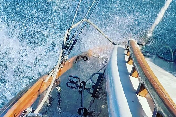 Private Guided Sailing Boat Tour on Lake Como with Aperitif - What the crew adds: stories that make the shoreline make sense