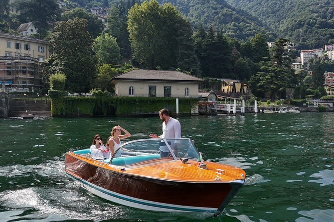 Private tour in classic wooden boat - Prosecco, soda, and the 18+ rule that matters