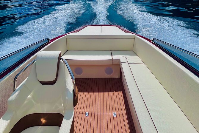 Private wooden boat tour on Lake Como - Why a private wooden boat beats buses on Lake Como