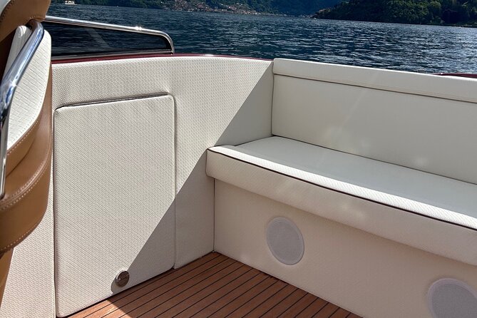 Private wooden boat tour on Lake Como - Neoclassical and fashion-power: Villa Le Fontanelle’s Versace connection