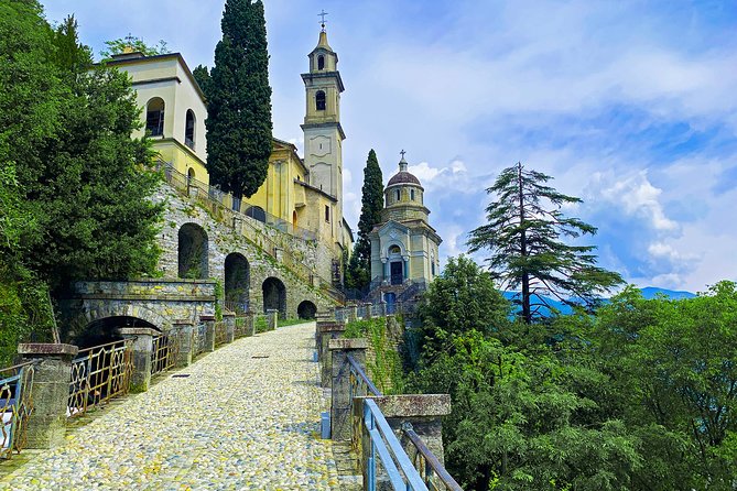 Road Bike tour in Lake Como & Bellagio - Bellagio resort stop: the lake-town feeling from the saddle