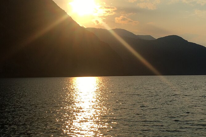 Sailing at Sunset on Lake Como: How to escape from daily routine - Included aperi-dinner: why food matters on a sunset sail