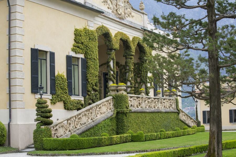 Tremezzina: Villa Del Balbianello Park Entry Ticket - Gardens first: shaped trees, statues, and romantic terraces